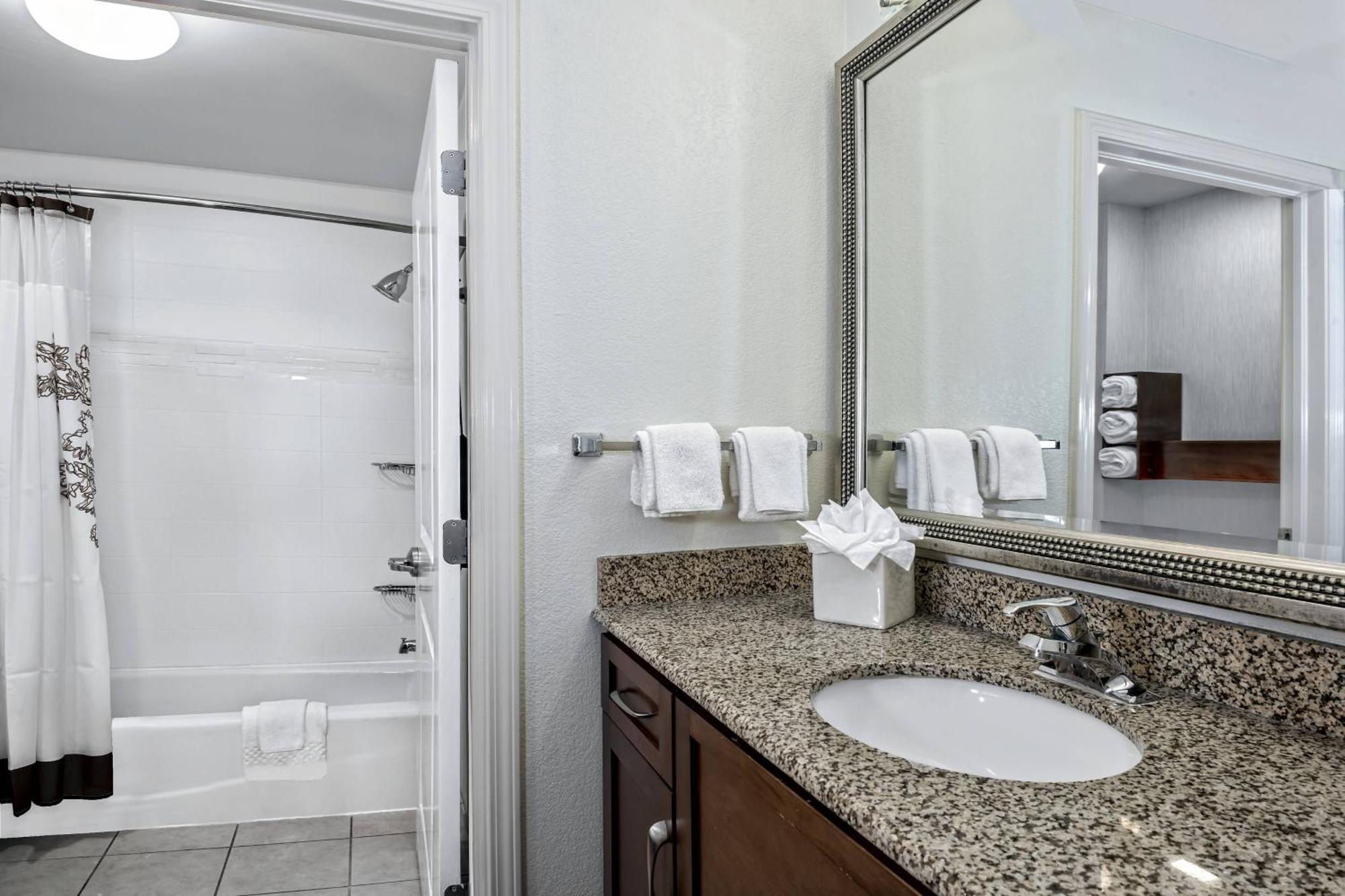 Residence Inn By Marriott San Antonio Seaworld / Lackland Bagian luar foto