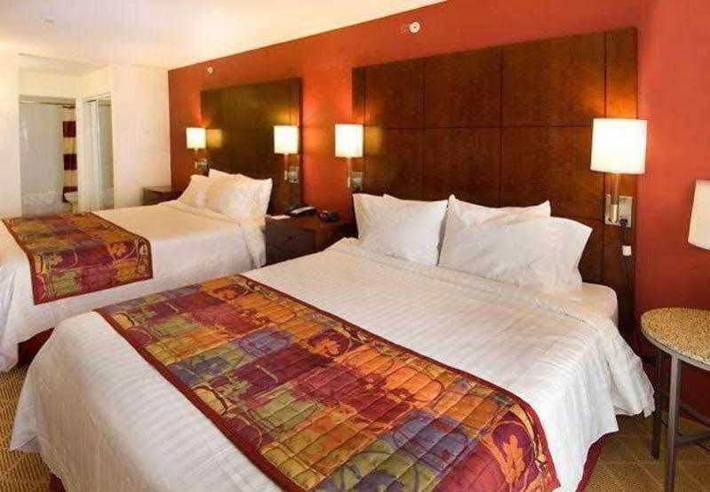 Residence Inn By Marriott San Antonio Seaworld / Lackland Bagian luar foto